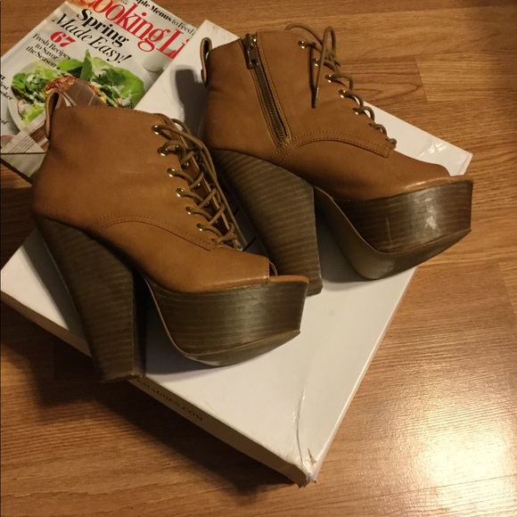 Steve Madden Booties - Picture 2 of 7